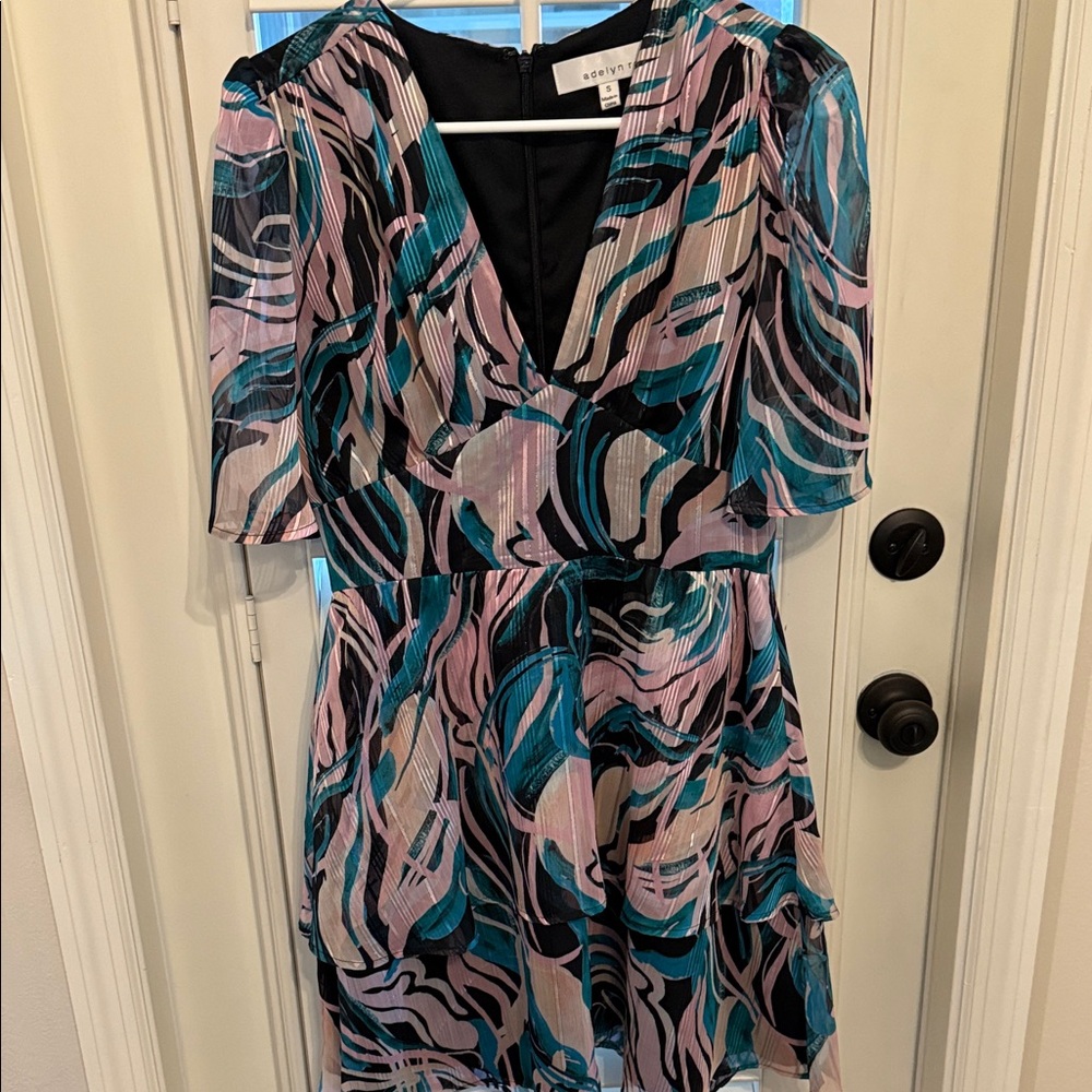 Adelyn Rae Pink and Blue Patterned Dress sz Small